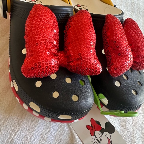 NWT Crocs Minnie Mouse Classic Platform Clog
Clogs Size 8 - Picture 10 of 12